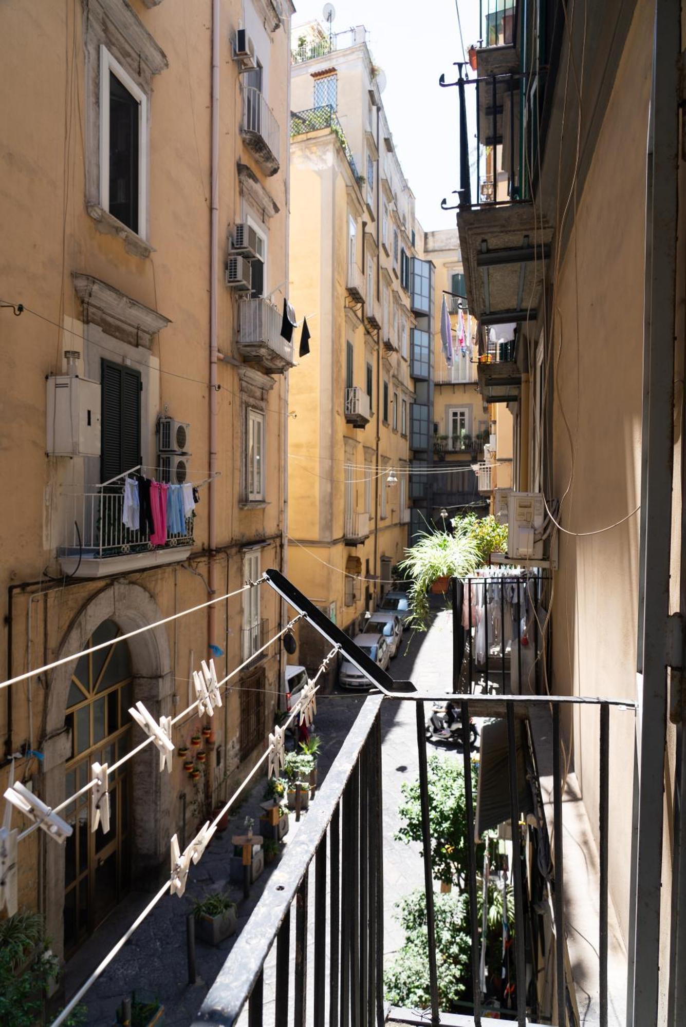 Cozy 33 * Naples